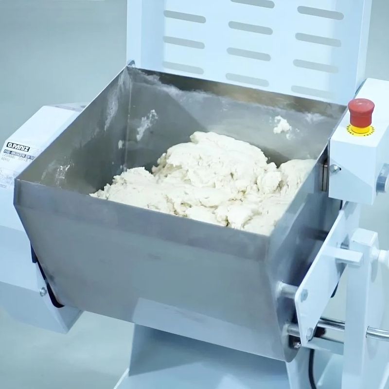 AMASSADEIRA-SEMI-RAPIDA-BASCULANTE-1-2CV-25KG-MBI-25-SSV6-BIVOLT---GASTROMAQ