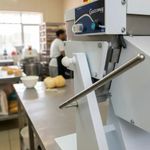 AMASSADEIRA-SEMI-RAPIDA-BASCULANTE-1-2CV-25KG-MBI-25-G2-SSV6-BIVOLT---GASTROMAQ