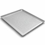 ASSADEIRA-58X70-3CM-PAO-DOCE-PERFURADA-ALUMINIO-08-MM-ESTAMPADA---IMECA