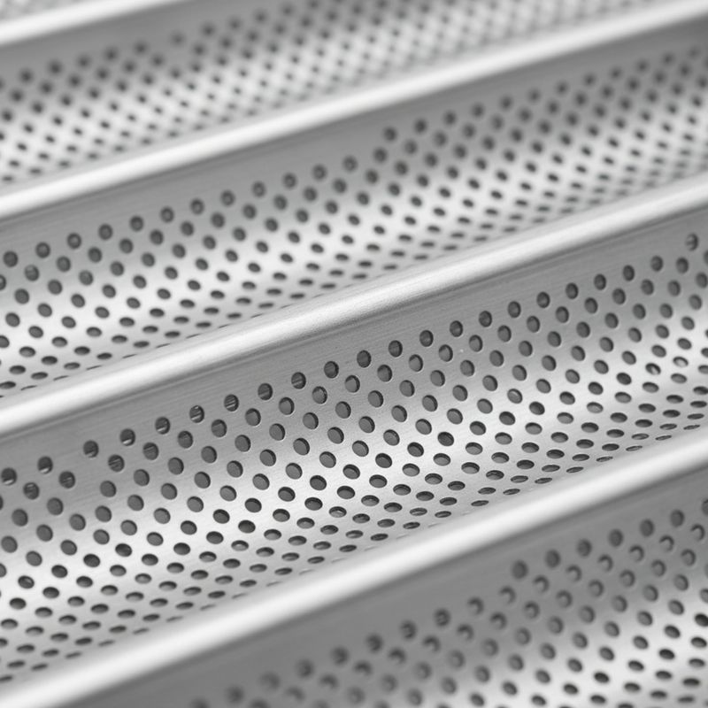 ASSADEIRA-58X70-PAO-FRANCES-PERFURADO-6-ONDAS-ALUMINIO-05MM---IMECA